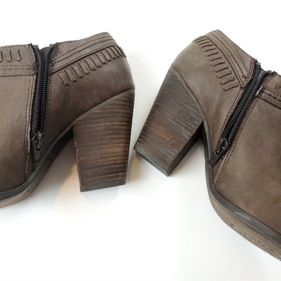 Carlos Santana Rollins Ankle Booties - Picture 3 of 9